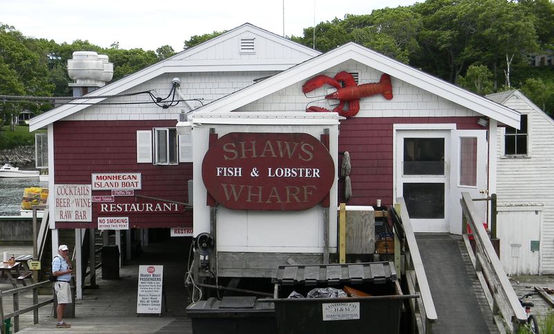 Shaw's Fish & Lobster Wharf (New Harbor)
