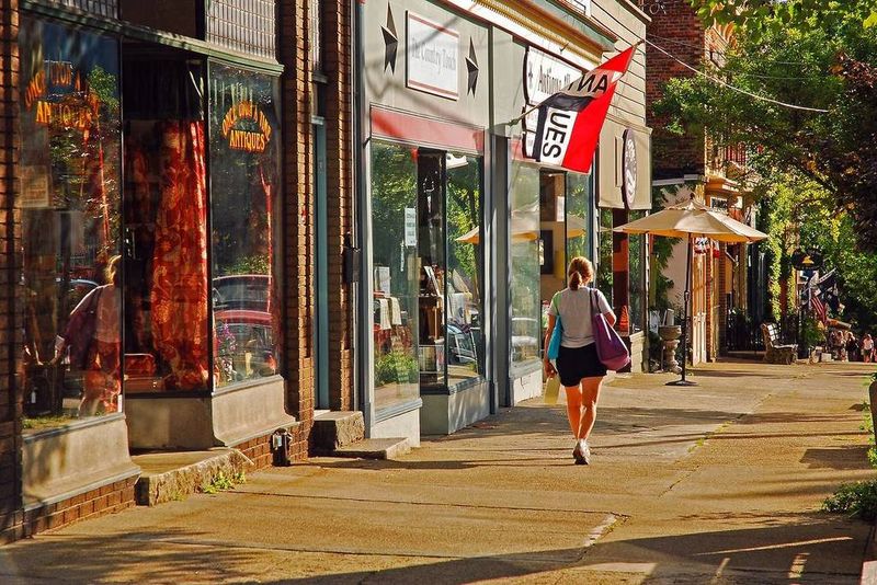 A Hudson Valley Town That Feels Like a Movie Set