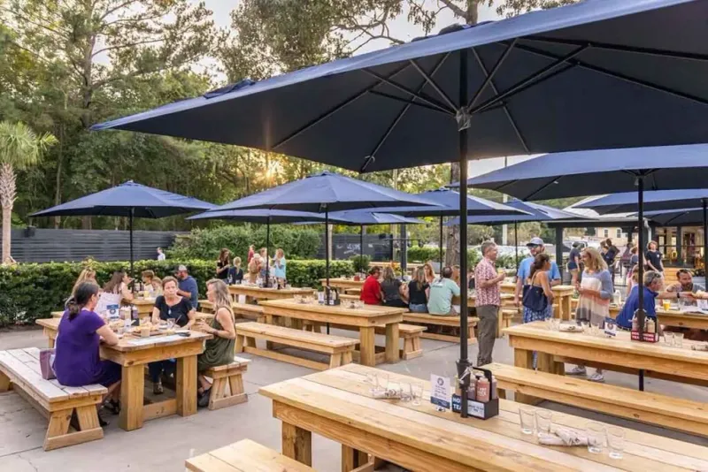 Communal Dining That Brings People Together