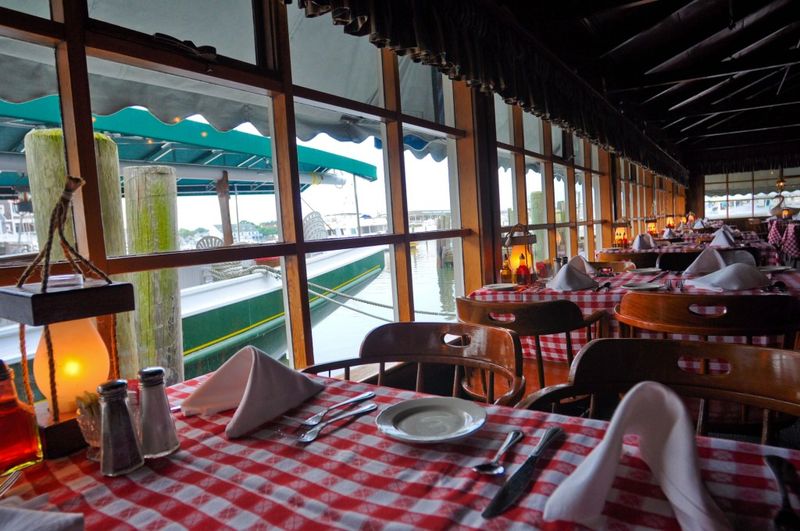 From Dock to Table: Fresh Seafood Sourcing