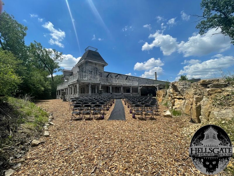 HellsGate Haunted House's Trail (Lockport, IL)