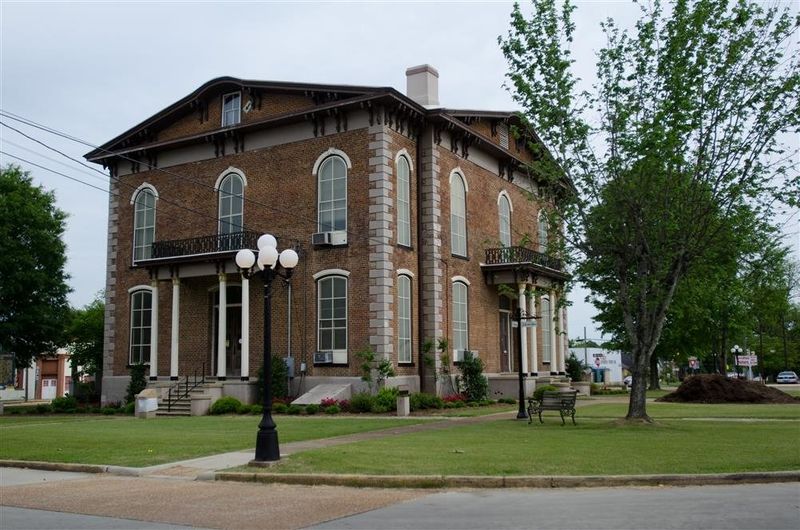 A Courthouse With a Silent Witness