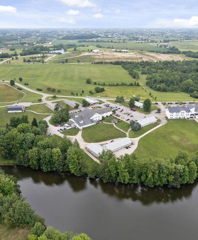 A Warm Welcome on Amish Farmland