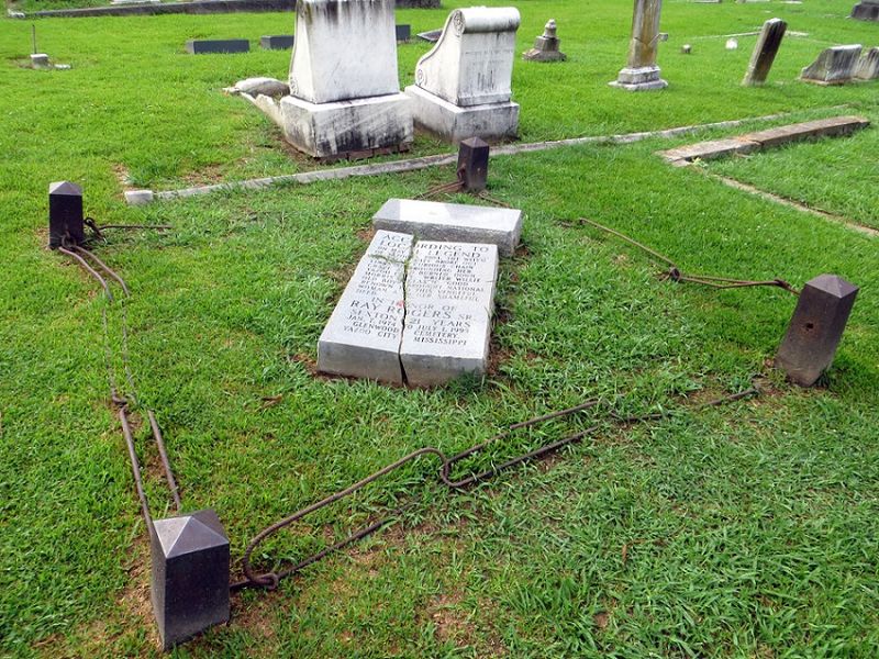 Heavy Chains Surround the Mysterious Grave