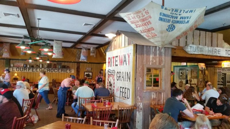 Farmhouse Atmosphere With Authentic Charm