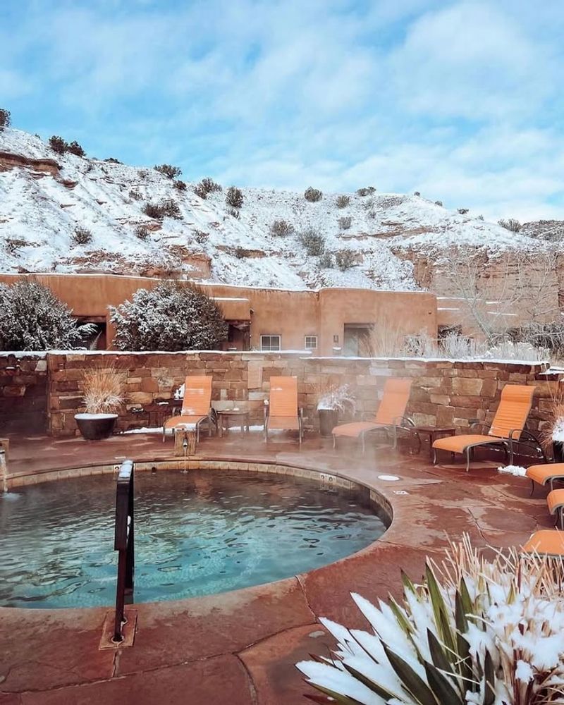 A Spa the Desert Refused to Forget