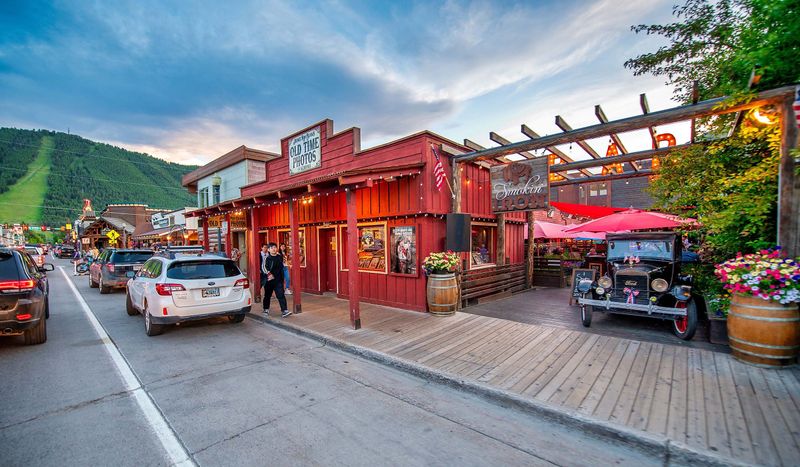 When Local Charm Met Global Crowds