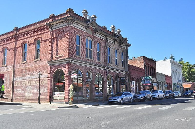 Immerse Yourself in the Gold Rush Era