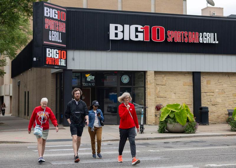Big 10 Sports Bar & Grill