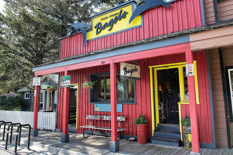 Pearl Street Bagels, Jackson
