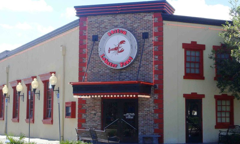 A Nautical Setting That Feels Straight From the Shore