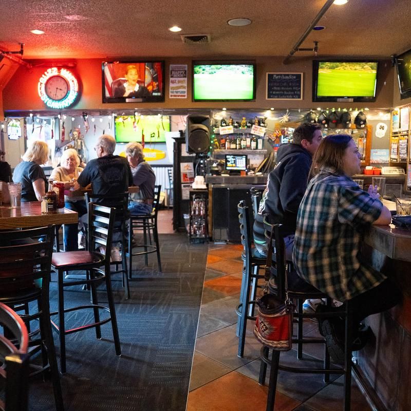 Buzz Inn Steakhouse: The Road Tripper's Midnight Oasis