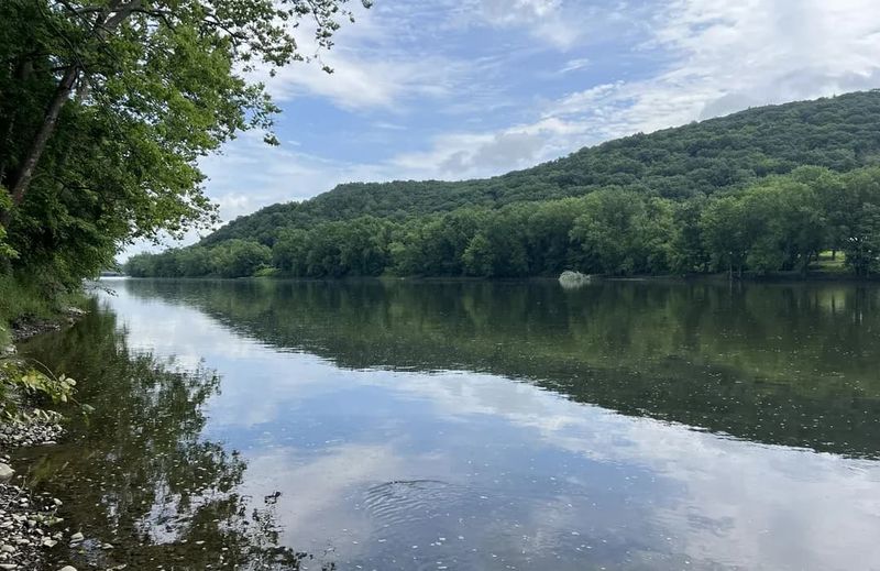 A river that sets the rhythm