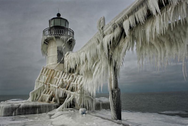 Lake Michigan’s Icy Transformation
