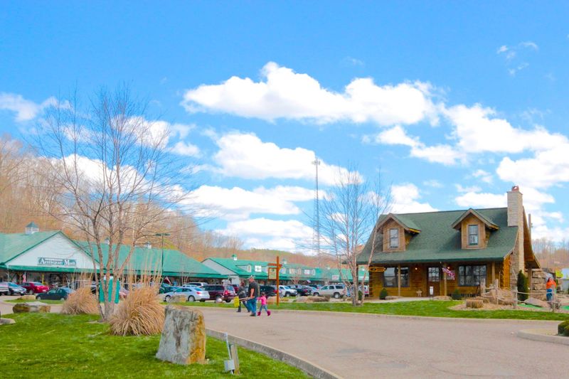 Hocking Hills Market, Rockbridge