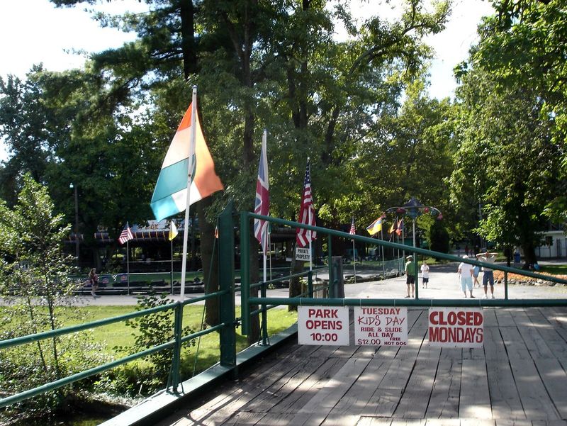 The Classic Funhouses and Dark Rides
