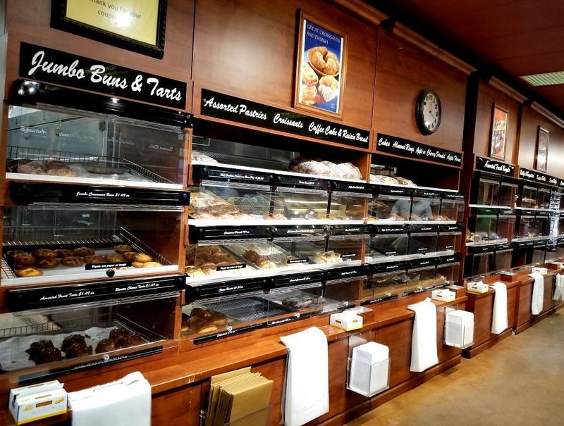 Desert Flour Bakery & Cafe: Oasis of Artisan Breads