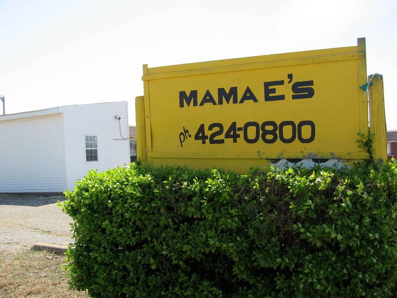 Mama E's Wings & Waffles