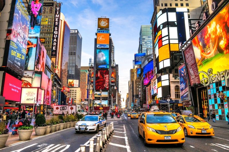 Weekday Visits Beat Weekend Crowds Everywhere