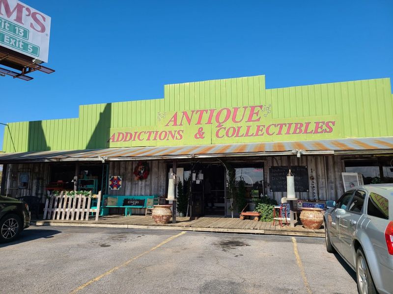 Antique Addictions & Collectibles