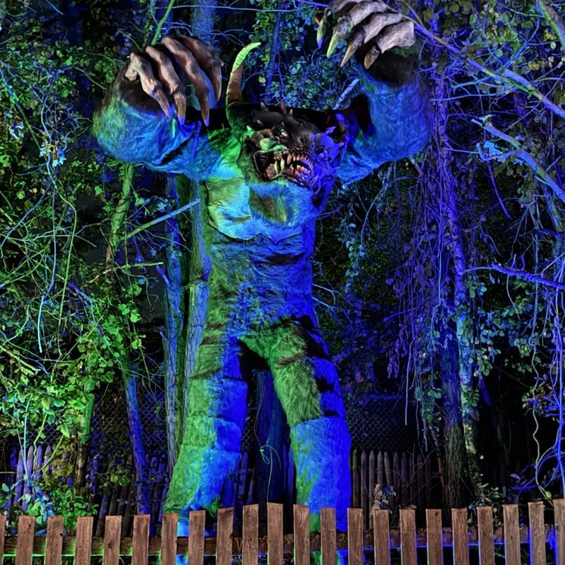 Animatronics and Props That Feel Uncannily Real