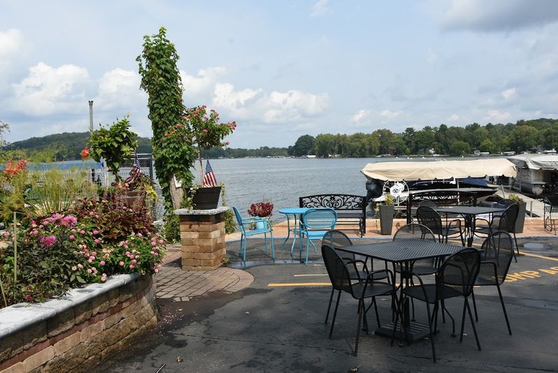A Lakefront Seafood Destination