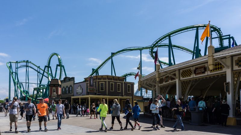 Crowds at Popular Destinations