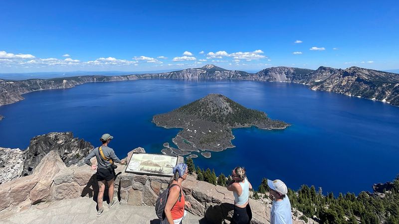 Overcrowding at Crater Lake Rim