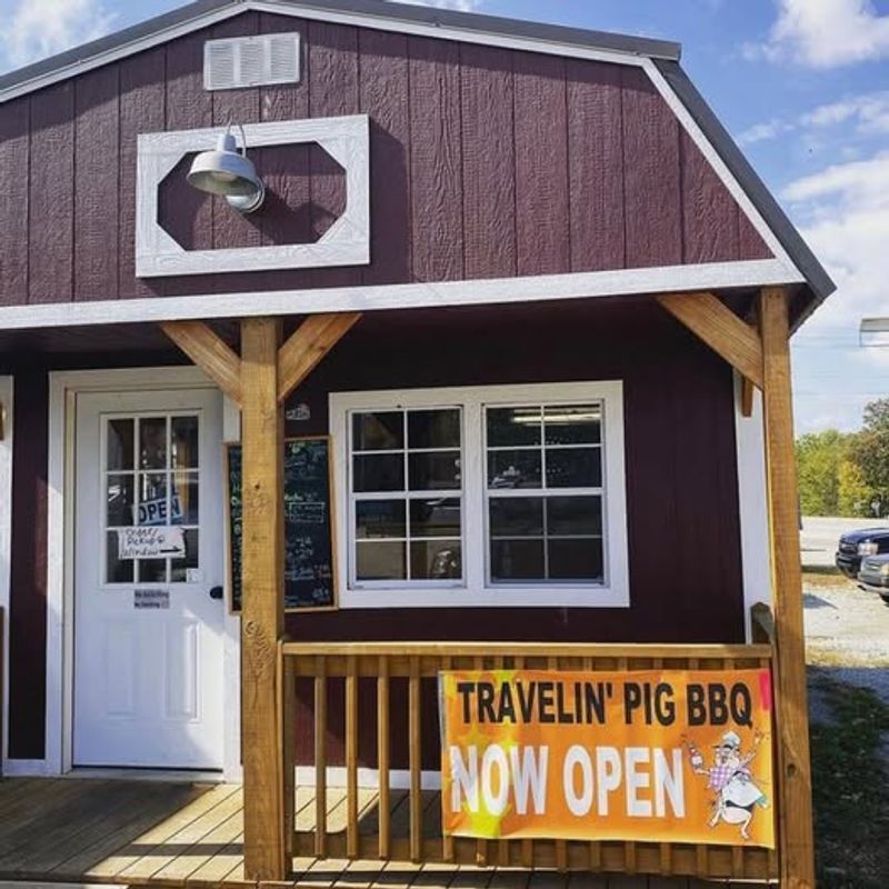 Roadside Charm That Draws You In