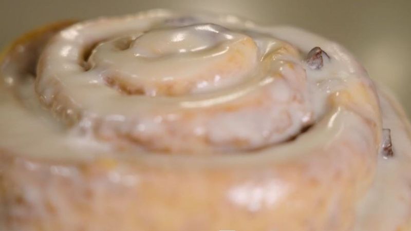 The Legendary, Giant Cinnamon Rolls