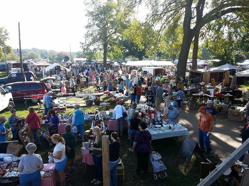 Year-Round Markets and Famous Flea Markets