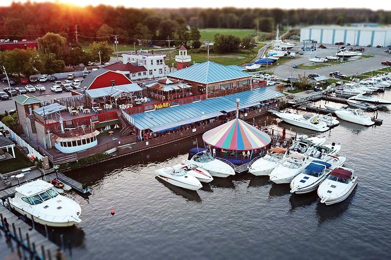 The Waterfront Location That Enhances Every Bite