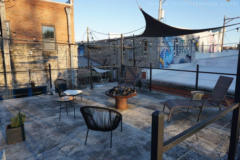 Rooftop Deck Offers Stunning Stargazing Opportunities