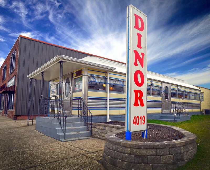 Lawrence Park Dinor, Erie area