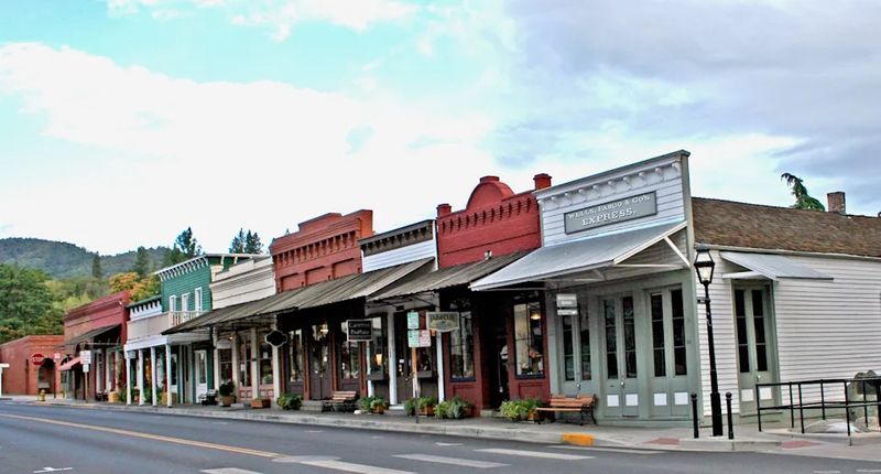 A Charming, Small-Town Atmosphere