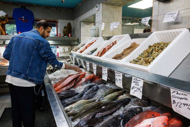 Interactive Market-Style Dining Engages Visitors