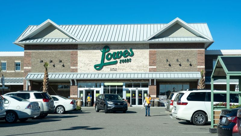 Lowes Foods Beef Shoppe Counter