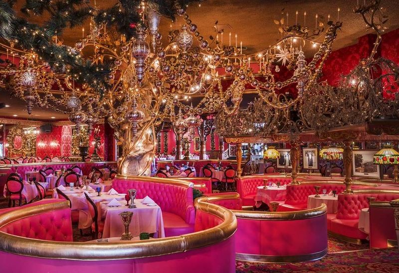 Tips for Booking Your Fantasy Suite