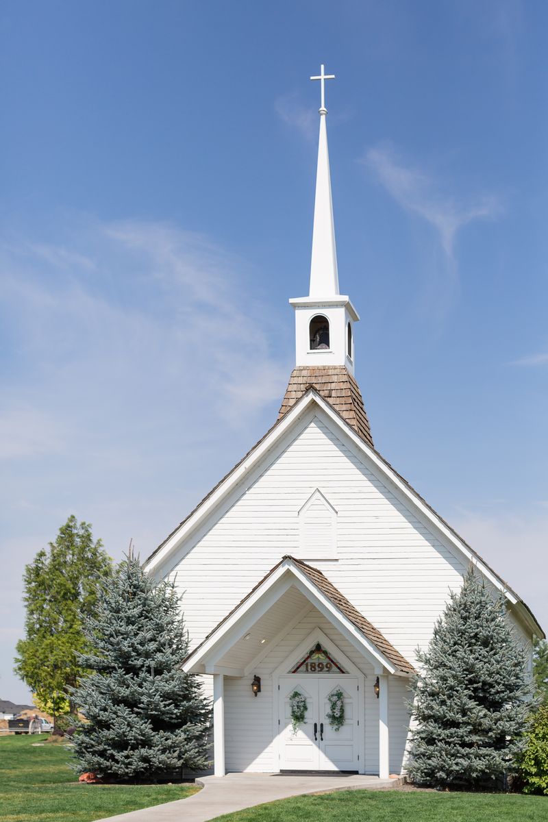 A Chapel That Appears Out of Thin Air