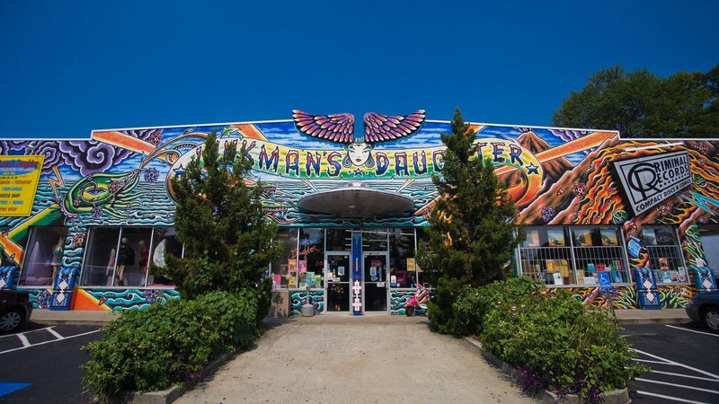 Vintage Fashion Hubs In Atlanta's Coolest Neighborhoods