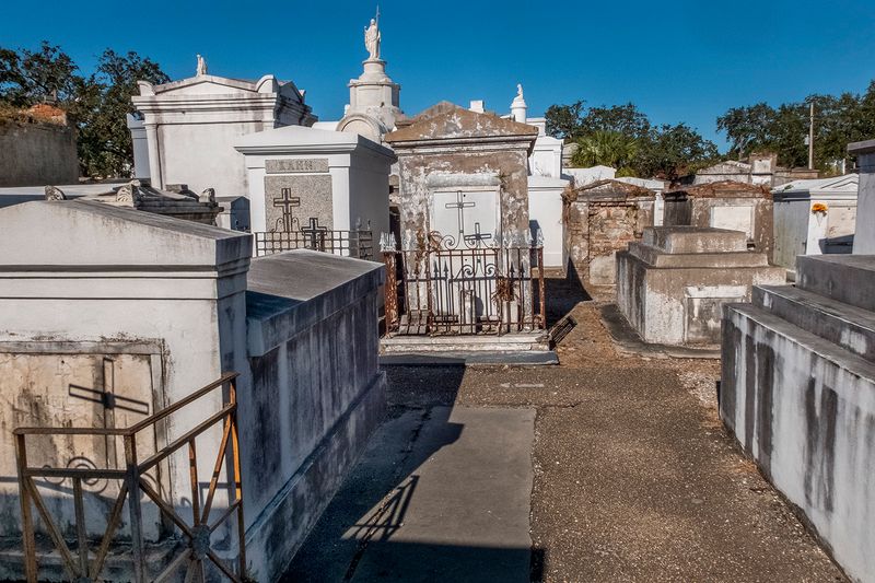 Architecture and Shadows