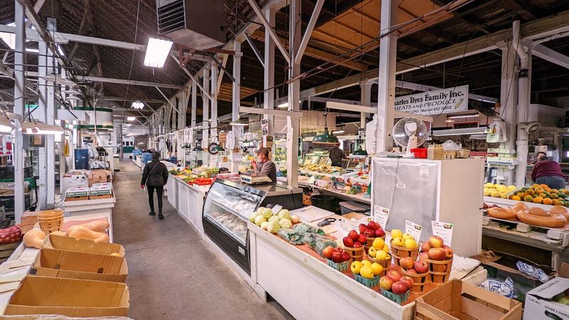 More stands run by non-Amish vendors