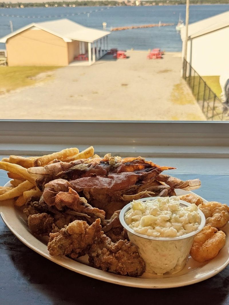 Seafood Platters Worth the Detour