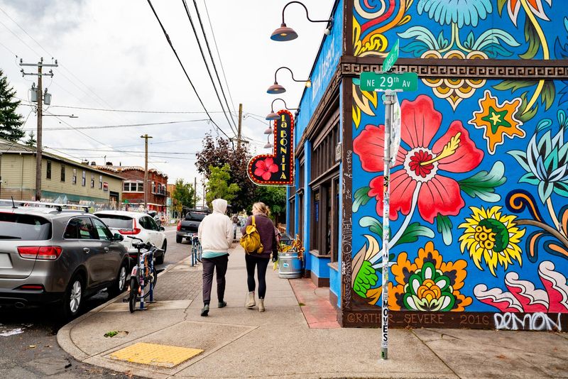 Exploring Alberta Street Around Gumba