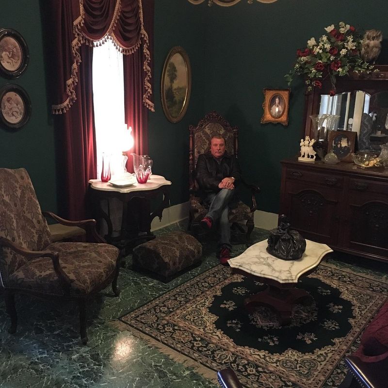 The Southern Lodge That Keeps Its Secrets Alive