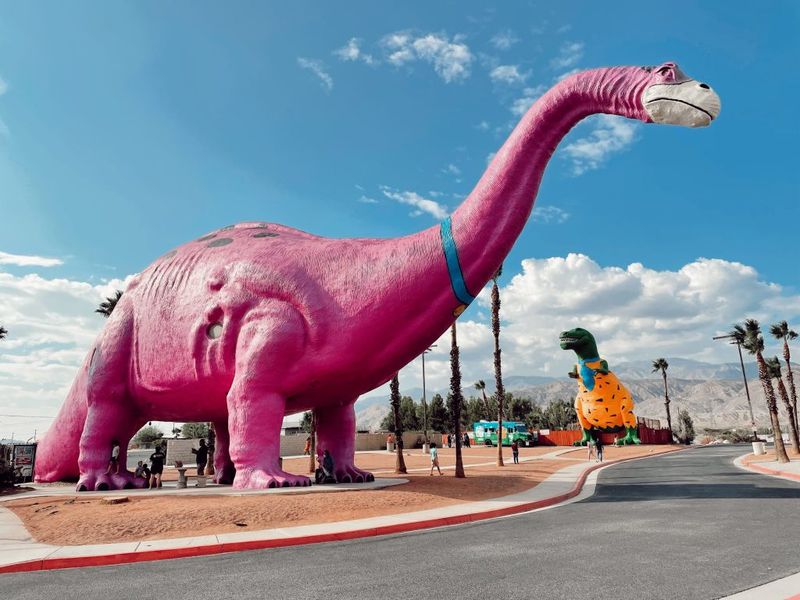 Quirky Roadside Attractions Demand Photo Stops