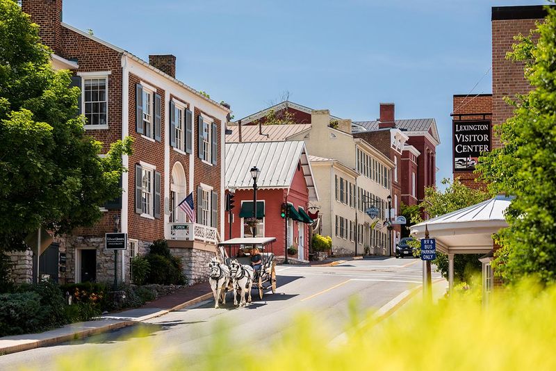 Lexington - History Speaks Louder Than Wi-Fi