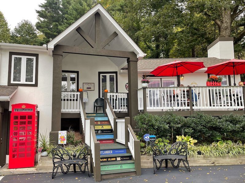 The Book & Bee Cafe & Tea, Hendersonville