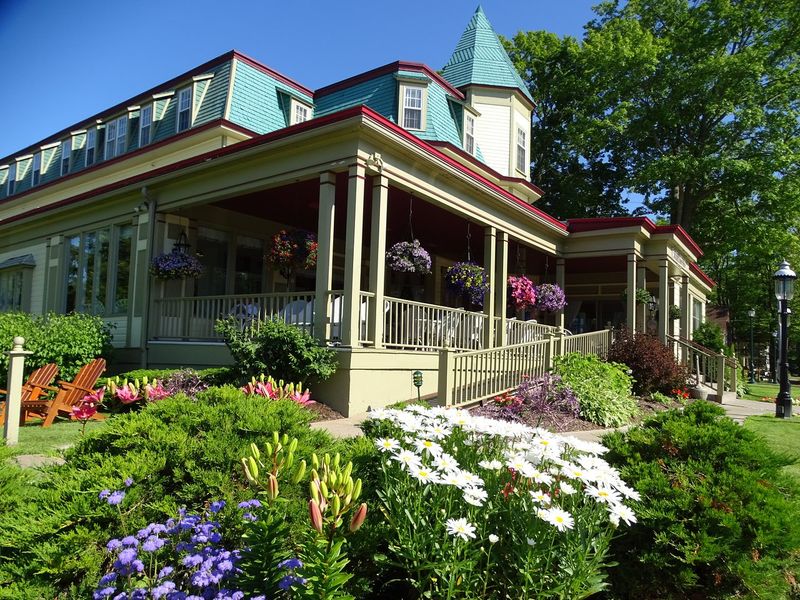 Stafford's Bay View Inn