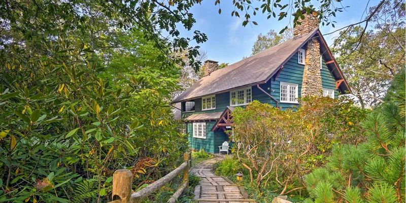 Crescent Lodge & Country Inn (Cresco)